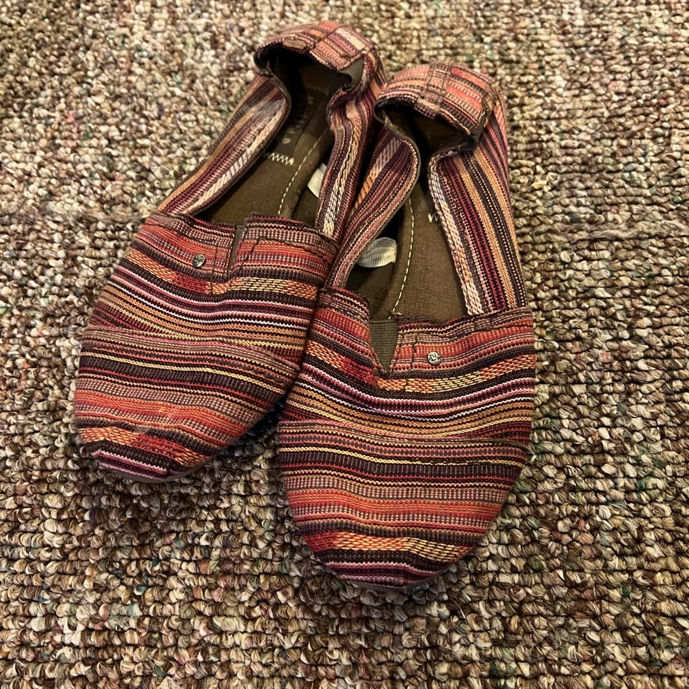 Women’s flats size 8